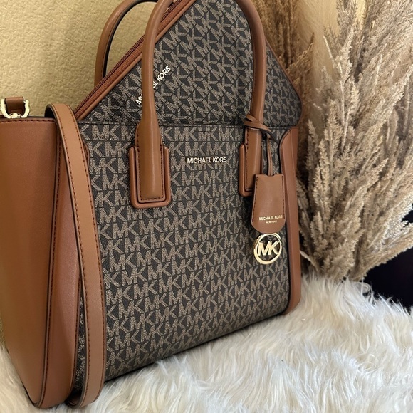 New Michael Kors kali satchel bag with iPad case - Picture 7 of 16